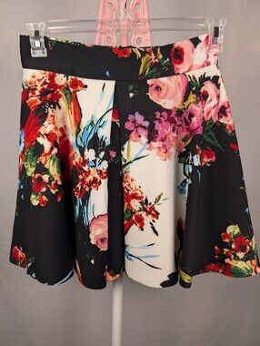 Necessary Objects Floral Skater Skirt Medium Black Pink Pleated Fit & Flare